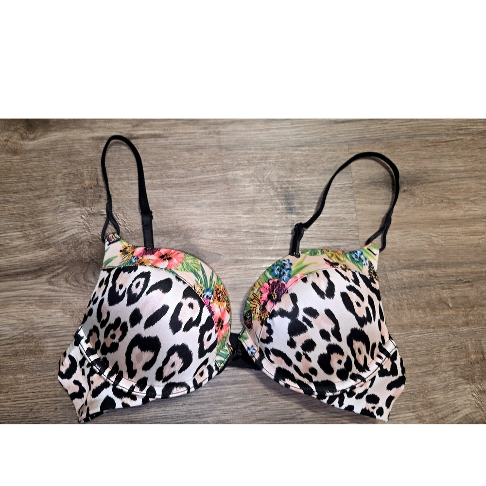 EUC Victoria's Secret size 32A Animal print SUPER Push-Up Plunge Bra Animal